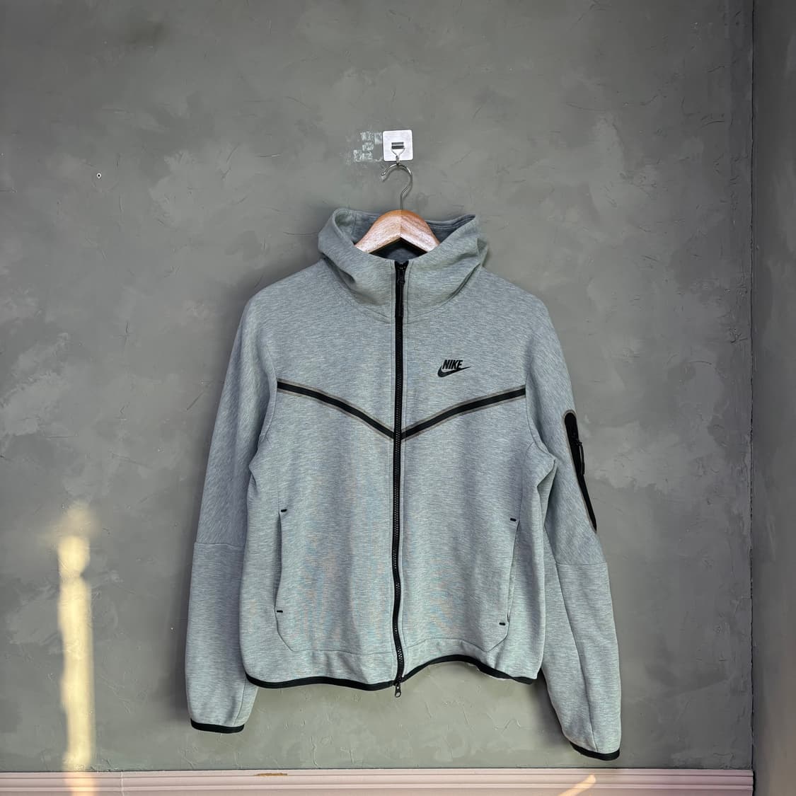나이키 테크팩 후드집업 그레이 상품이미지1