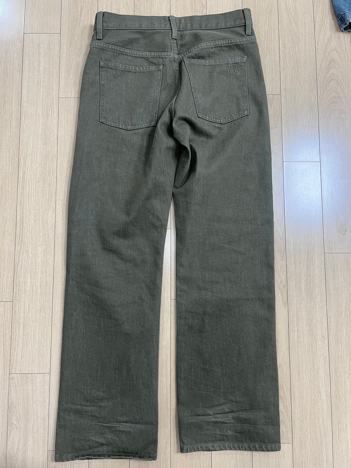 유니클로 JW앤더슨 스트레이트진 카키색 25 사이즈 상품이미지2