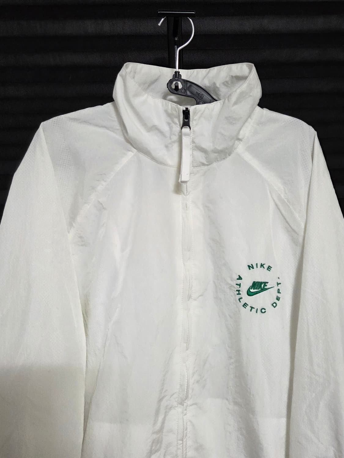 [나이키] 애슬레틱 바람막이 자켓 판매합니다. 상품이미지2