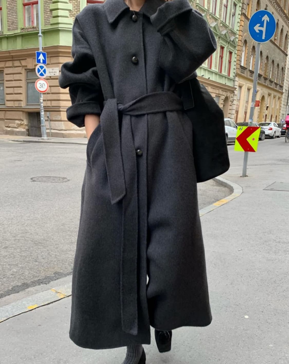 포스터 세라믹 벨트 싱글 카라 롱 핸드메이드 코트 차콜 상품이미지5