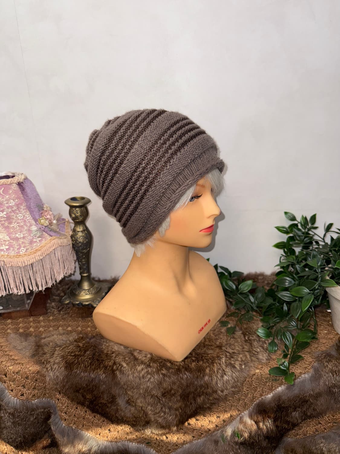 Brown flower corsage wrinkle knit beanie 상품이미지3