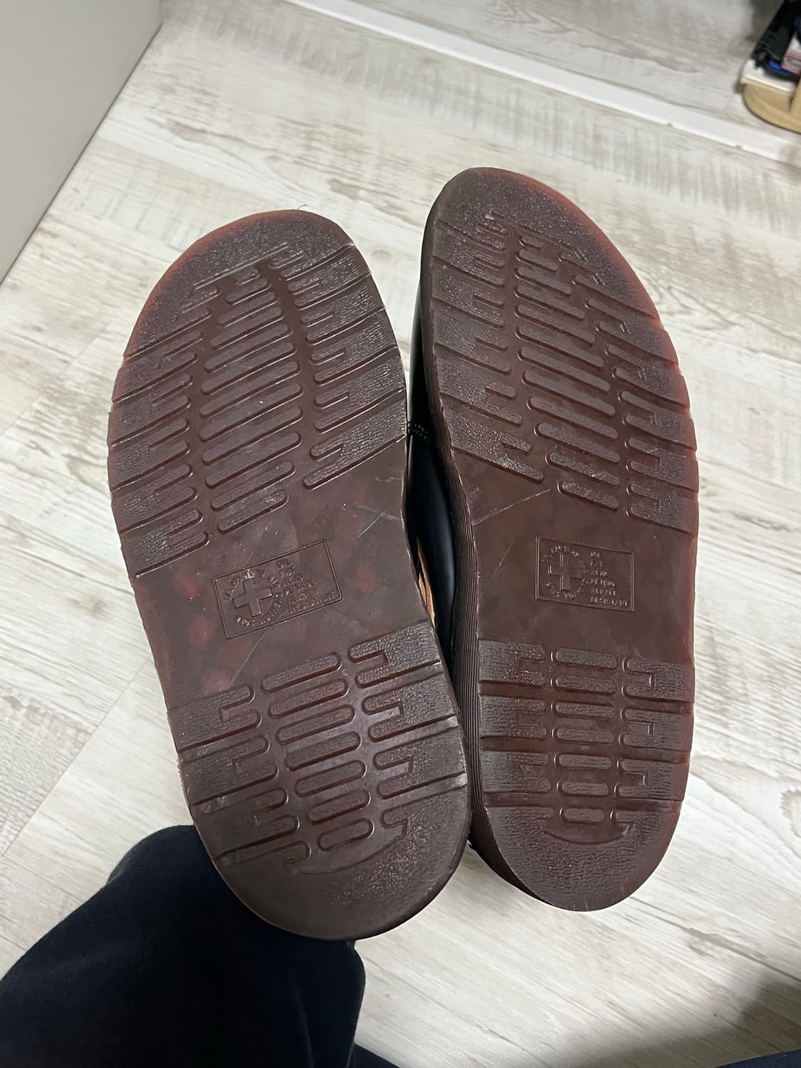 닥터마틴 아이샴 스무스 레더 뮬 블랙 270 상품이미지4