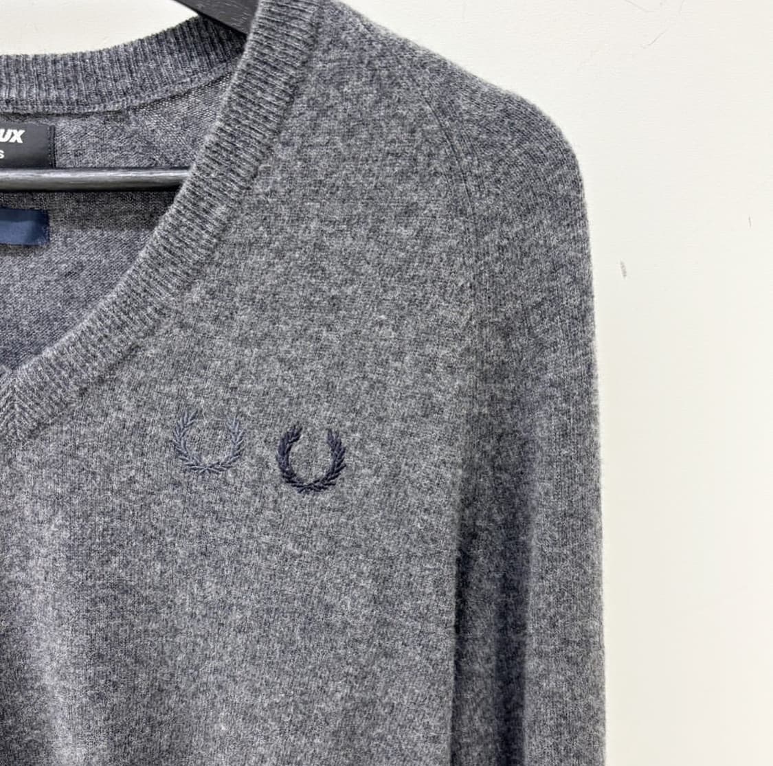 꼼데가르송 옴므듀스 x 프레드페리 v넥 니트 상품이미지3