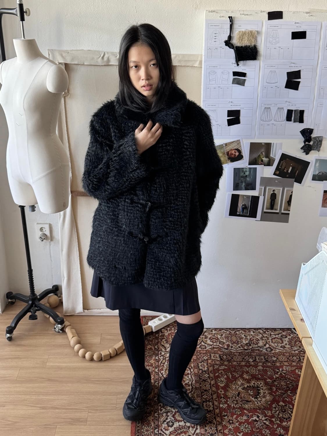 Saengin NIMBUS TOGGLE FUR COAT - BLACK 상품이미지2