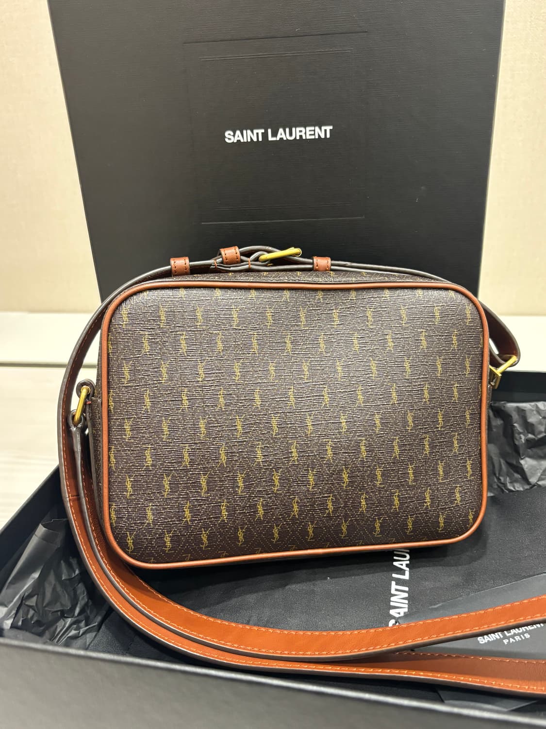 생로랑 르 모노그램 카메라백 상품이미지3