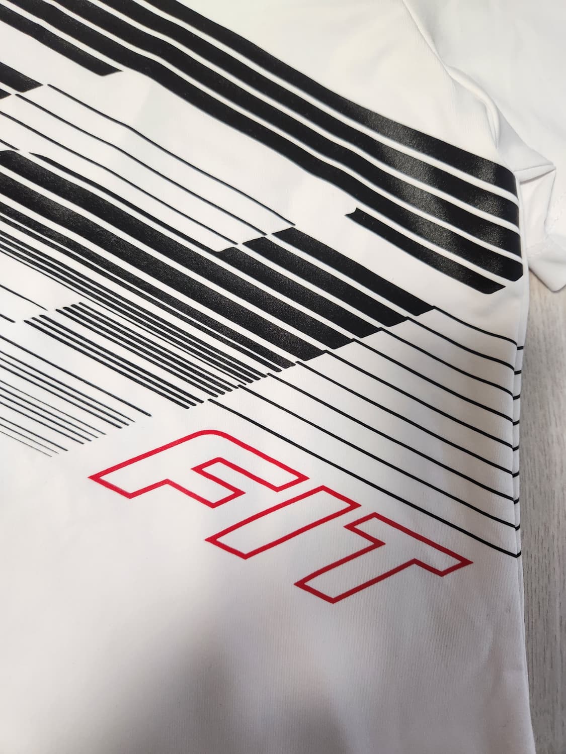 새상품급)다이나핏 스매쉬 반팔티 YWM21229W2 사이즈90 s

스포 상품이미지9