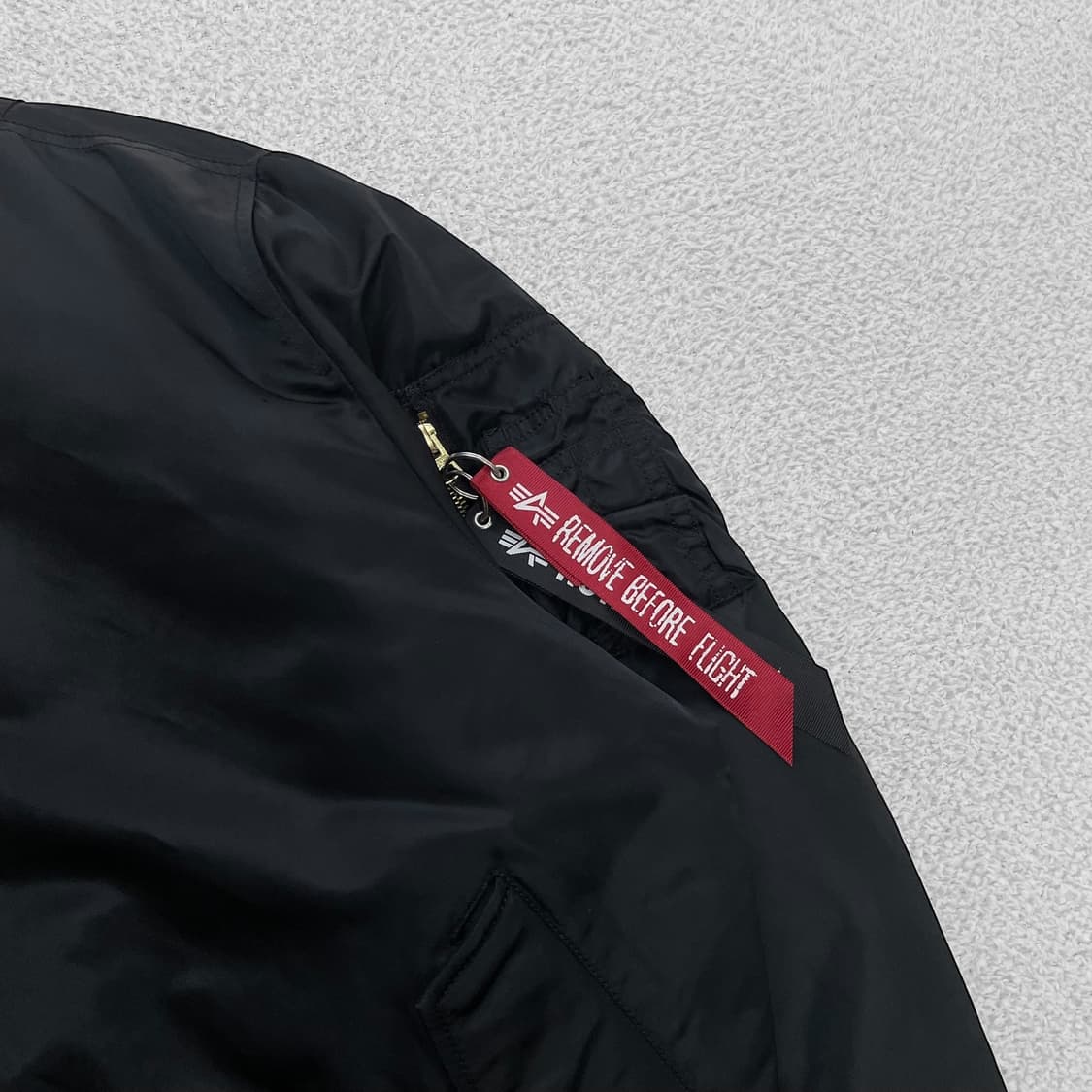 알파인더스트리 ma-1 플라이트 봄버 자켓 블랙 상품이미지3