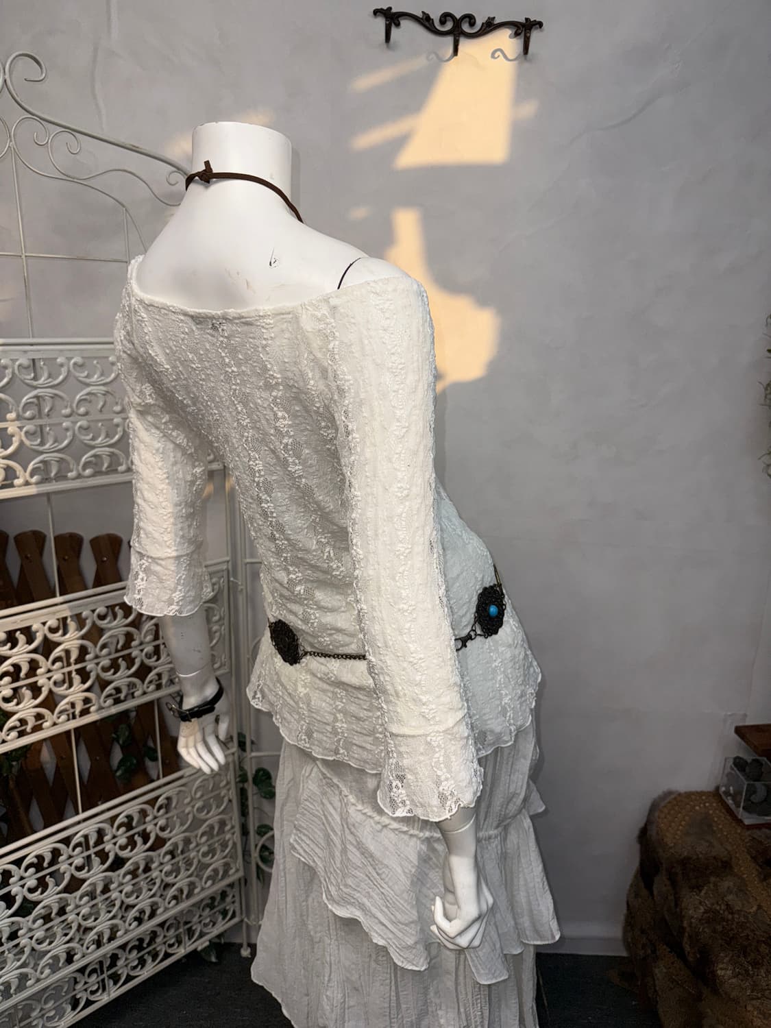 Rosa Cheri white floral lace 오프숄더 블라우스 상품이미지7