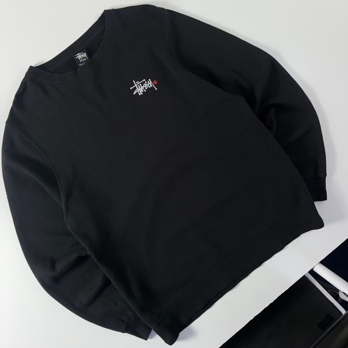 Stussy  스투시 베이직 스탁로고 블랙 맨투맨  상품이미지3