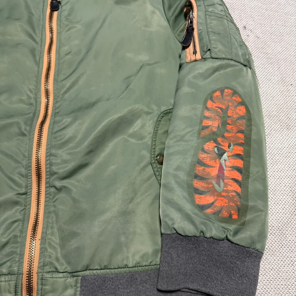 베이프 ma-1 샤크 항공 자켓 상품이미지5