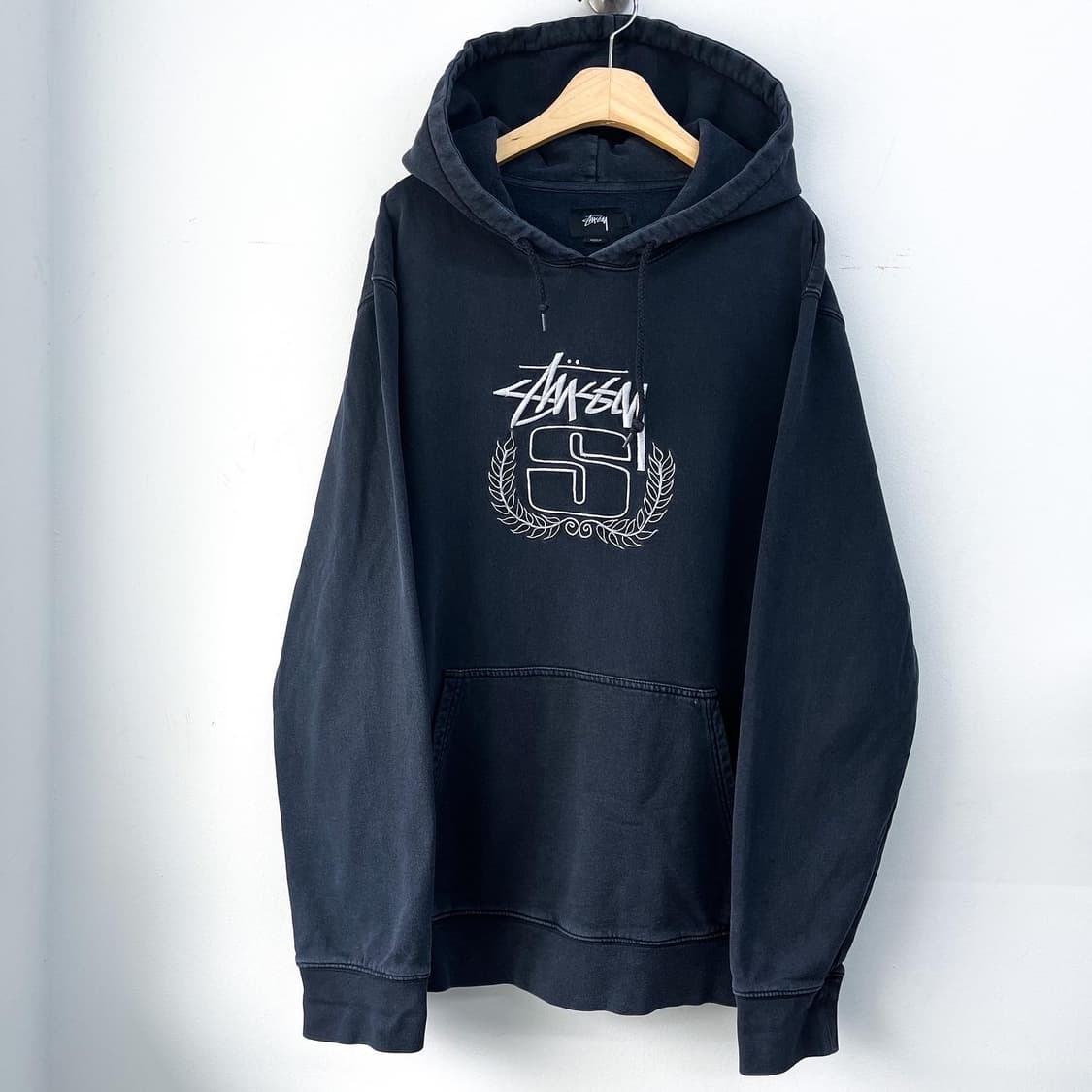 스투시 피그먼트 다잉 앰블럼 앱 헤비 스웻 후드티 상품이미지3