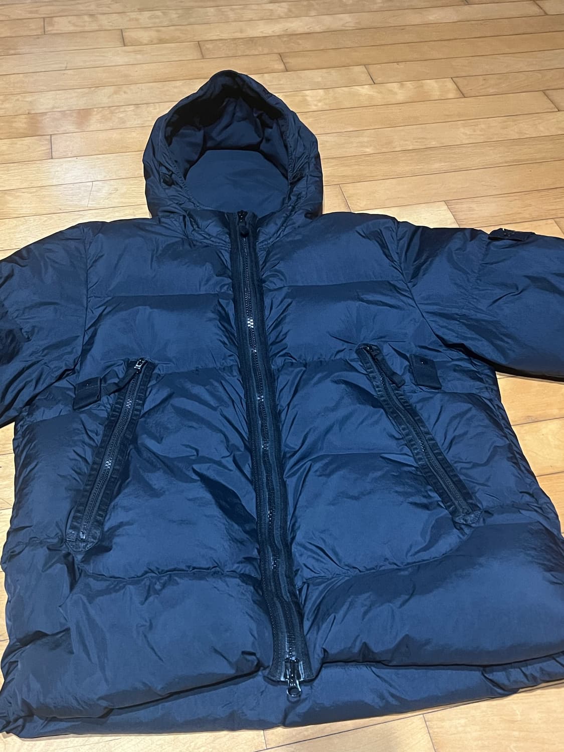 21fw 스톤아일랜드 크링클랩스 후드 패딩 L 블랙 판매 상품이미지2