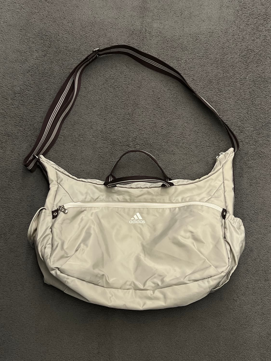 아디다스 올드스쿨 나일론 크로스백 처분 대장급  상품이미지1