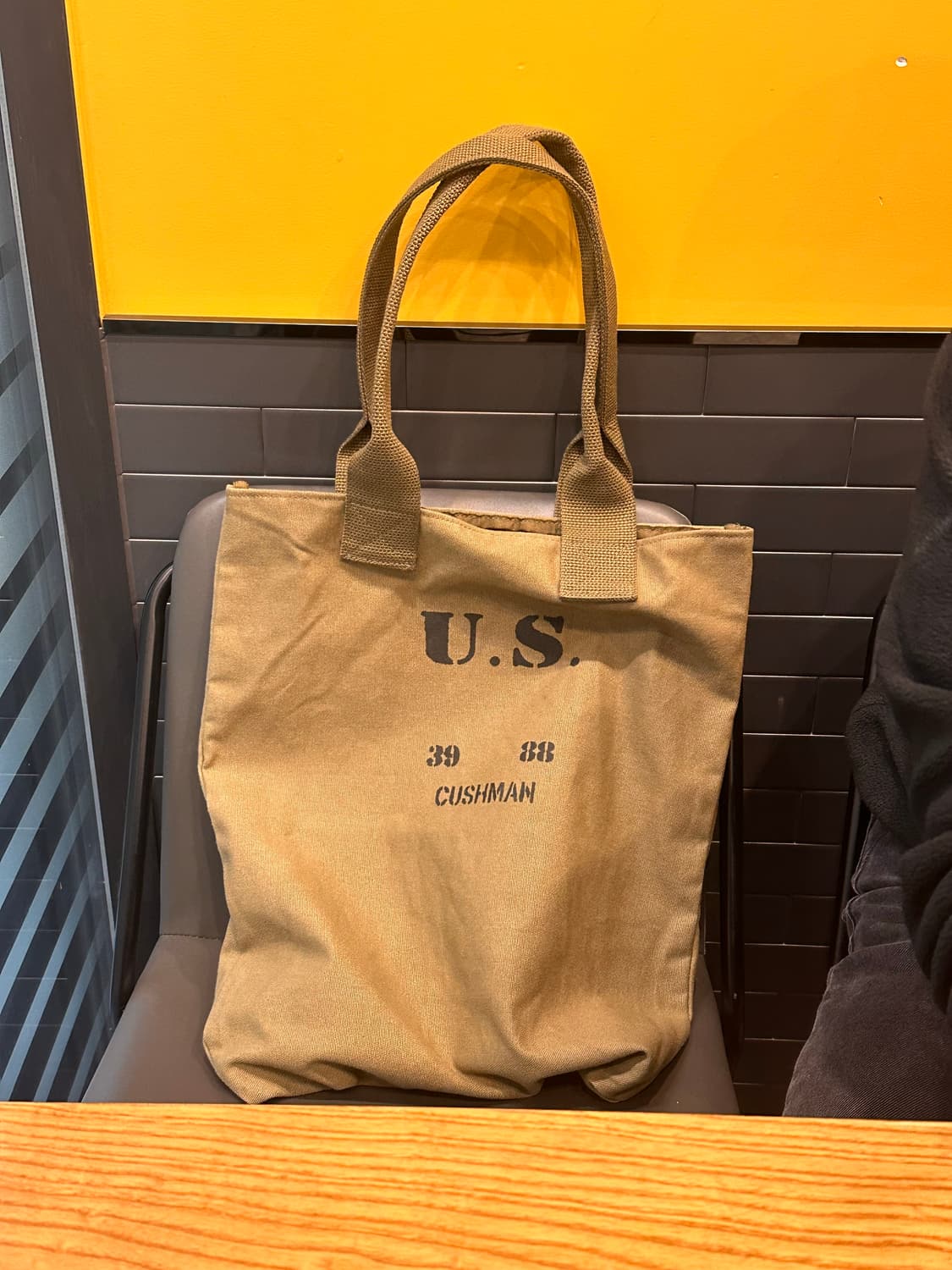 쿠쉬맨 토트백 상품이미지3