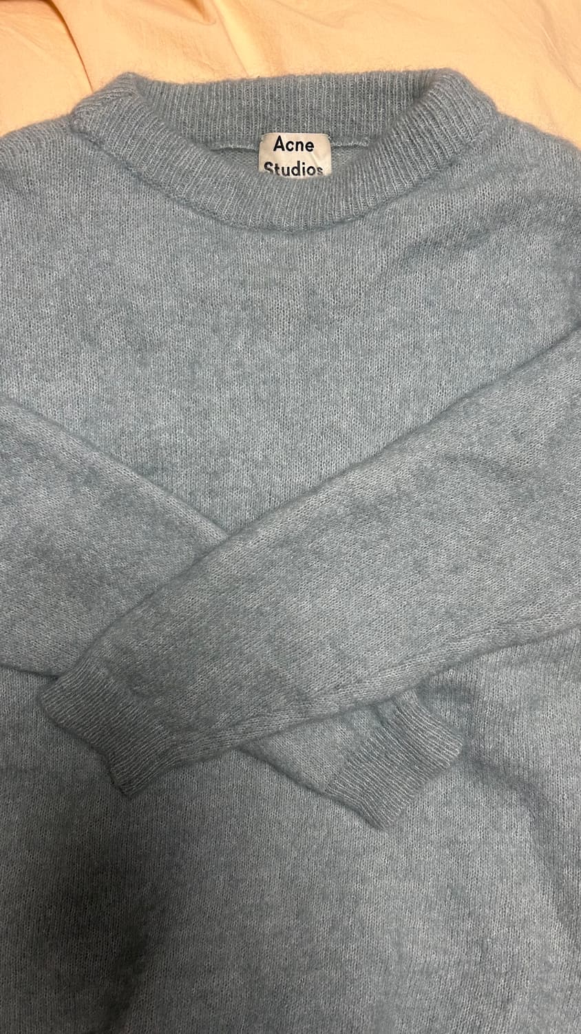 아크네스튜디오 드라마틱 모 스웨터 상품이미지2