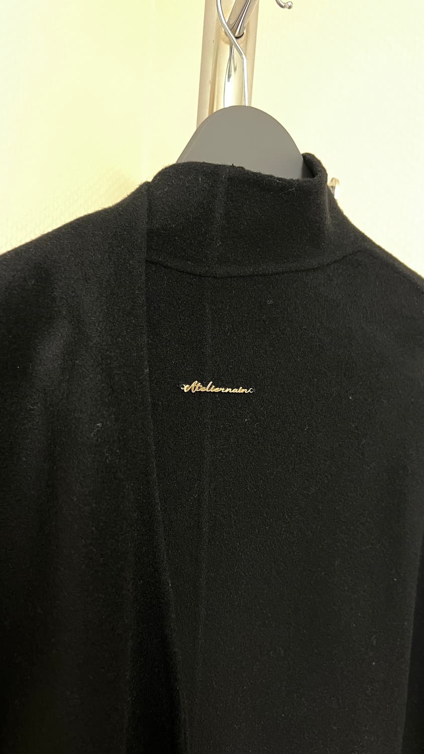 아틀리에 나인 울 핸드메이드 코트 (드레이프 스카프 코트) - 블랙 상품이미지7