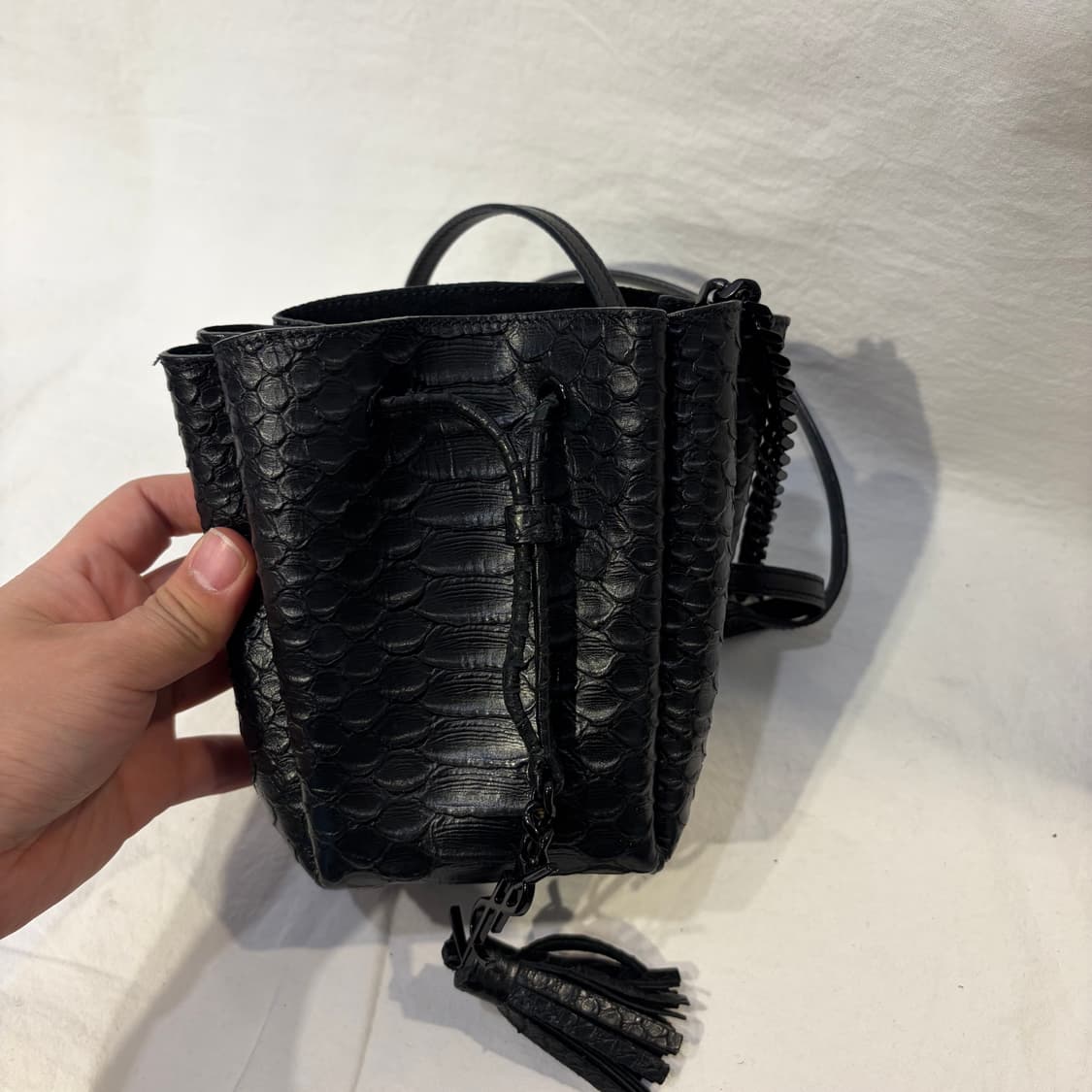 생로랑 파이톤 엠보싱 미니 모노그램 버킷백 크로스백가방 상품이미지2