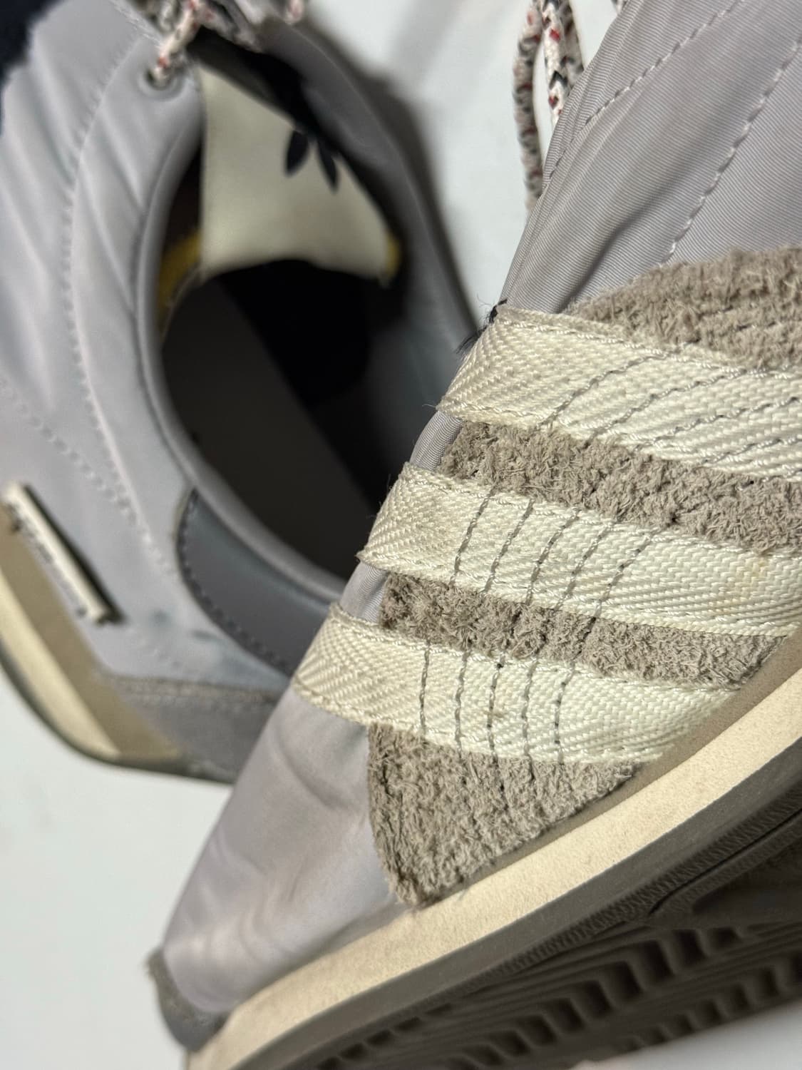 아디다스 x 송포더뮤트 컨트리 OG 그레이 투 코어 블랙 US9.5 상품이미지3