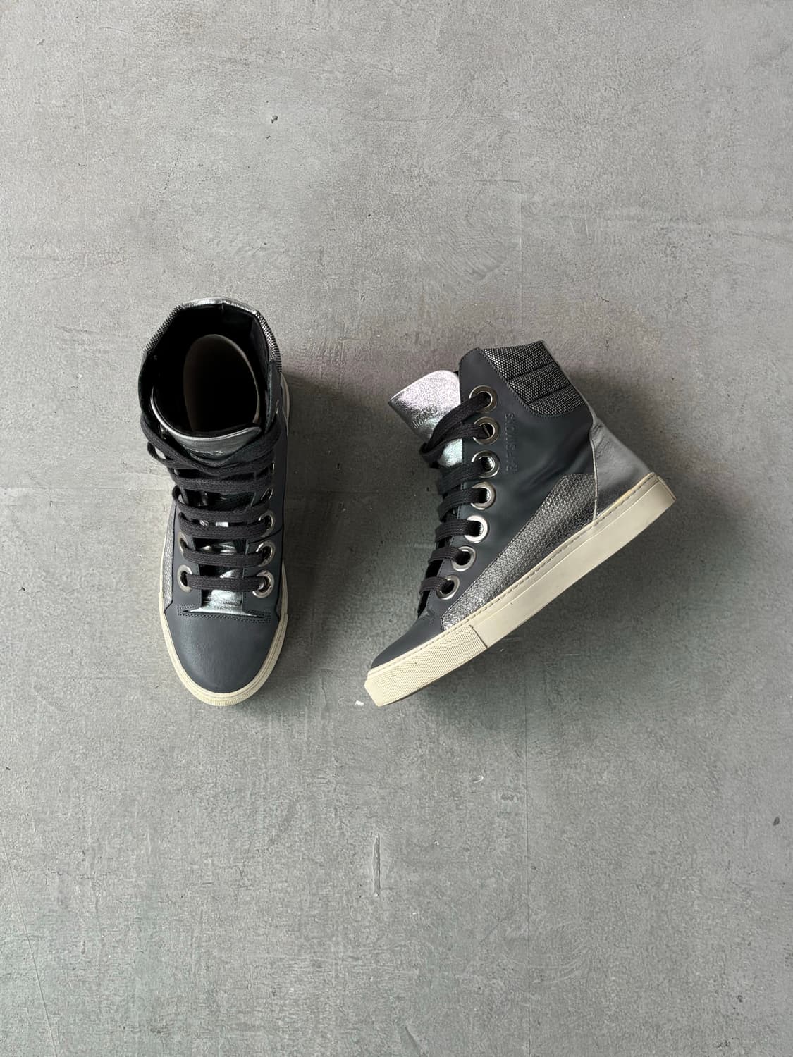 라프시몬스 콘트라스트 하이탑 상품이미지1