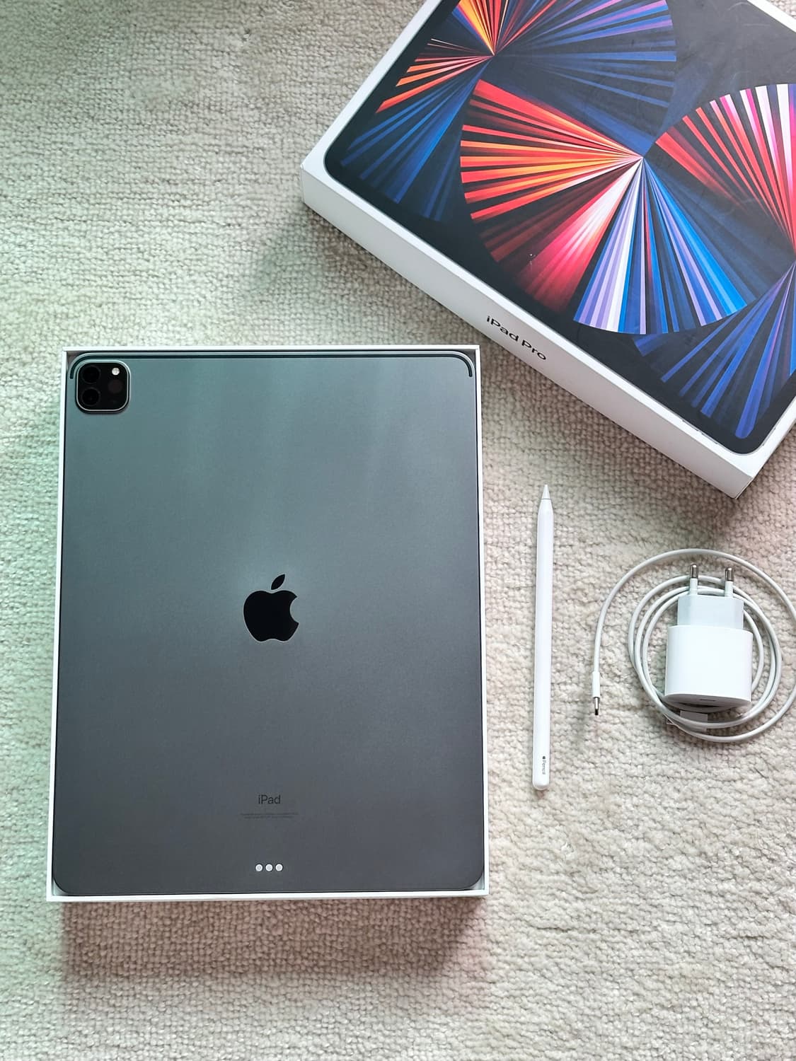 아이패드 프로 5세대 12.9 256기가 풀박 + 아이펜슬 상품이미지1