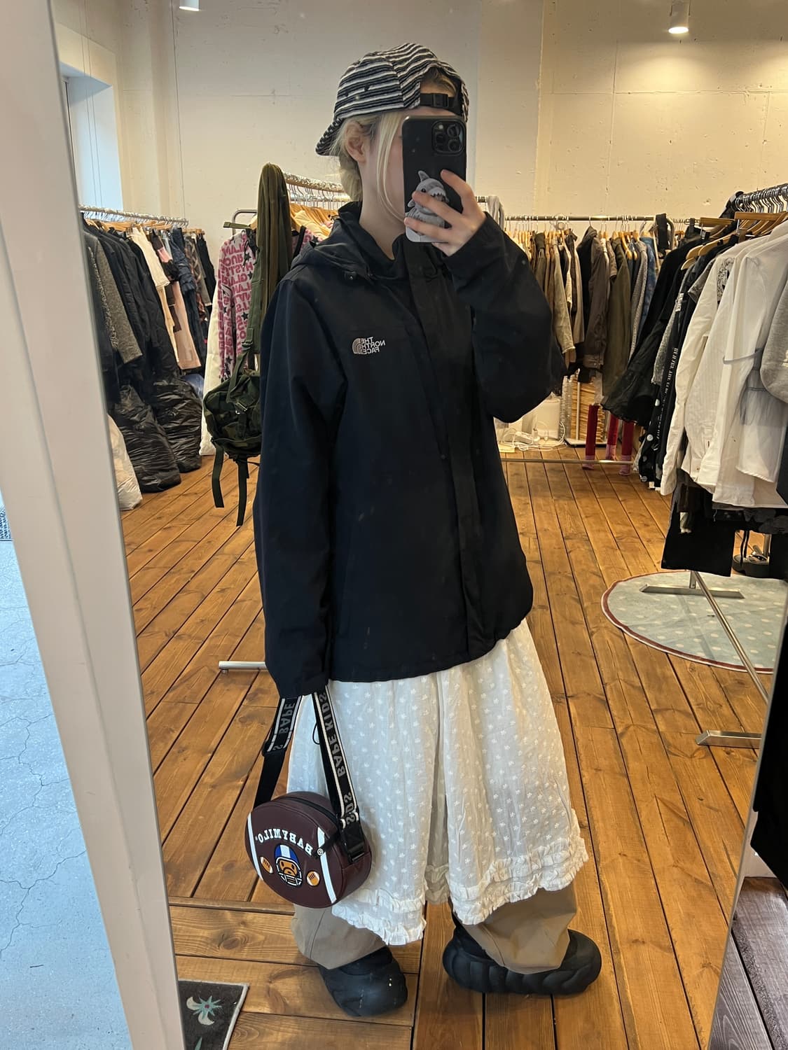 노스페이스 블랙 베이직 후드 바람막이  상품이미지4