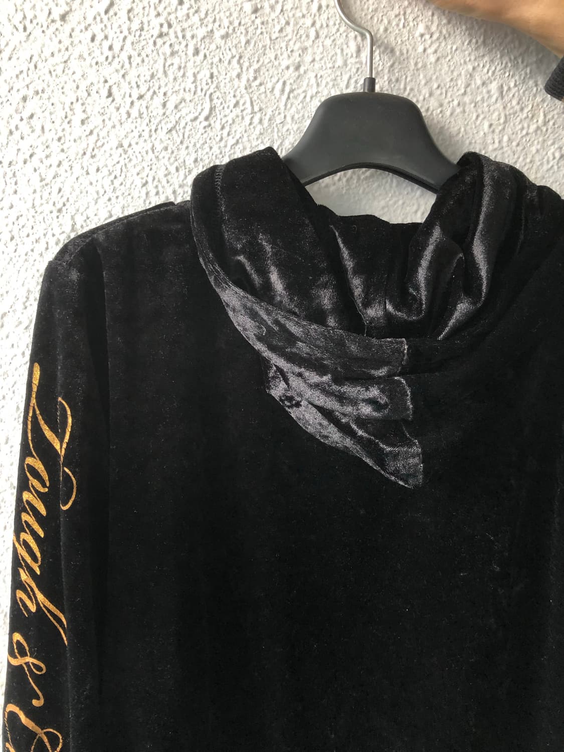 벨벳 금색 레터링 후드집업 상품이미지5