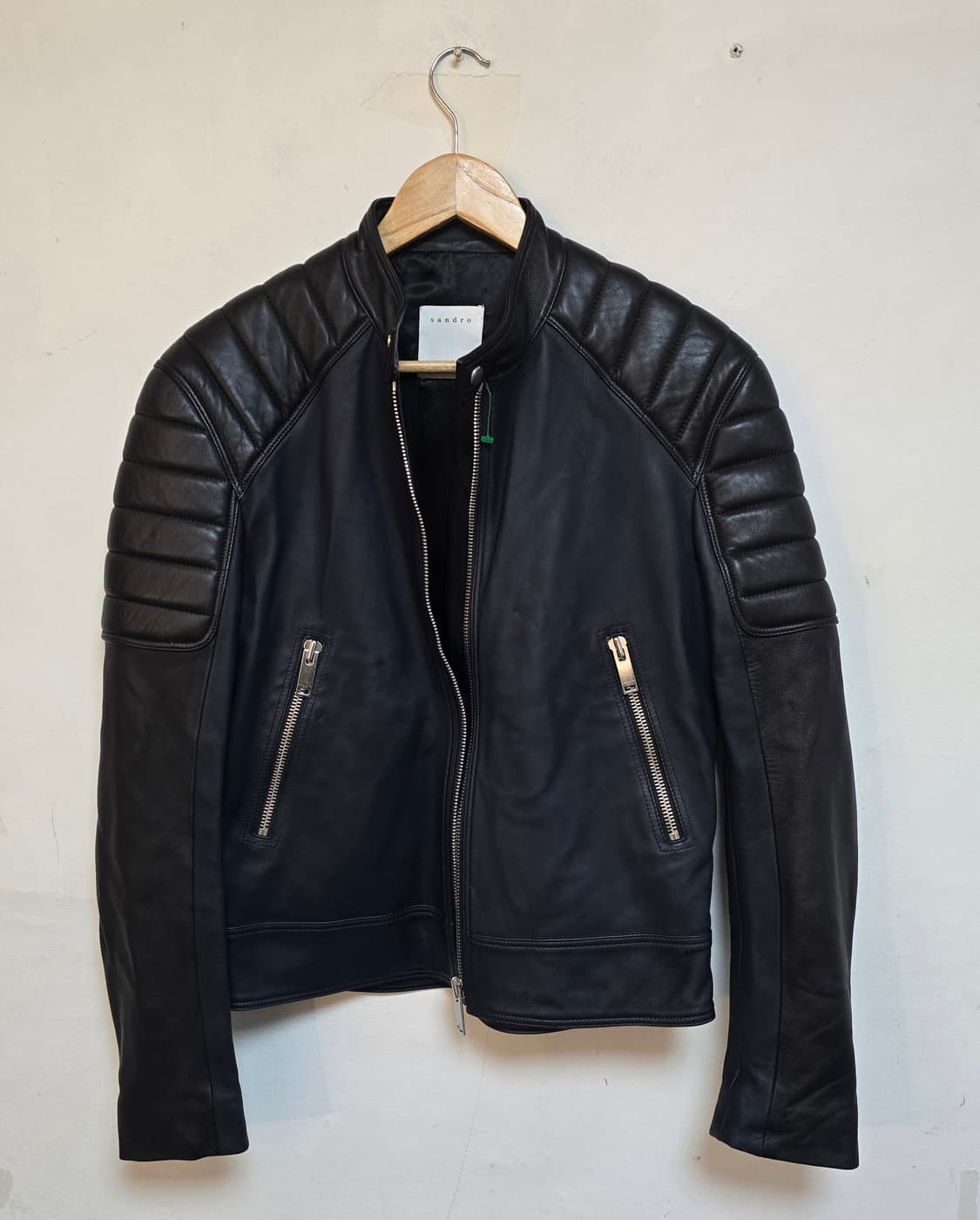 
Sandro 리얼 양가죽 라이더 자켓 S (새상품)
 상품이미지1