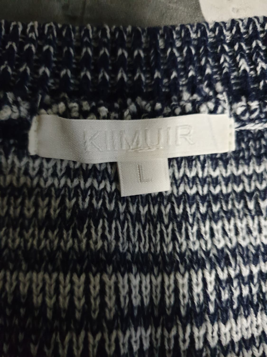 키뮤어 브이넥 스트라이프 니트 베스트 네이비 (L) 상품이미지3