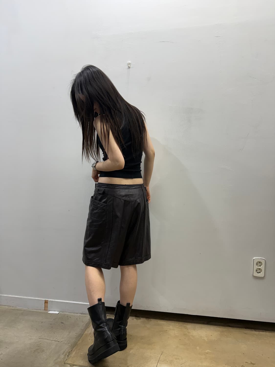 버건디 레더 버뮤다 팬츠 상품이미지3