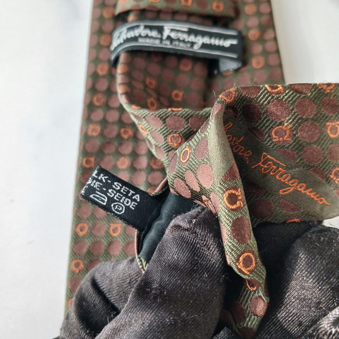 페라가모 실크 브라운 간치니 패턴 넥타이 9.5cm A+등급 A19273 상품이미지8