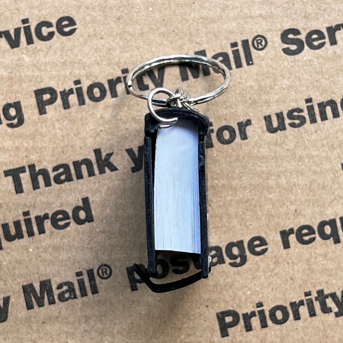 90s vtg Mini Holy Bible Keyring 상품이미지3