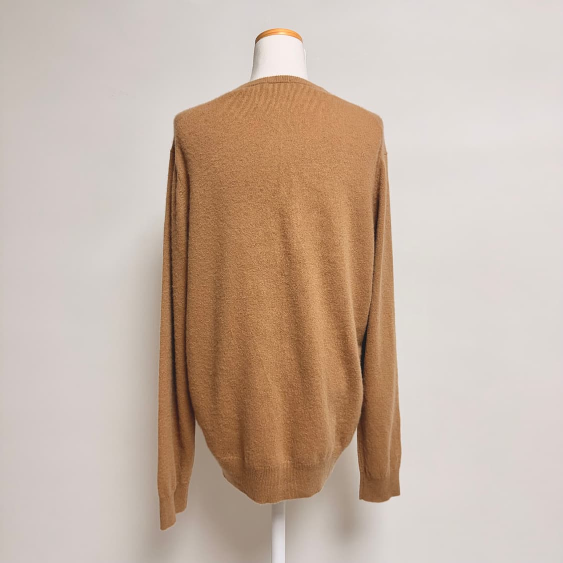 [캐시미어 100%] 유니클로 카멜 브라운 라운드 니트 XL 상품이미지3