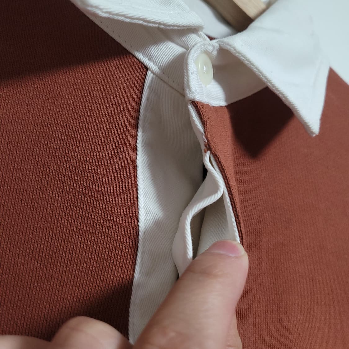 (M) COVERNAT 커버낫 카라넥 포켓 맨투맨 브라운 상품이미지3