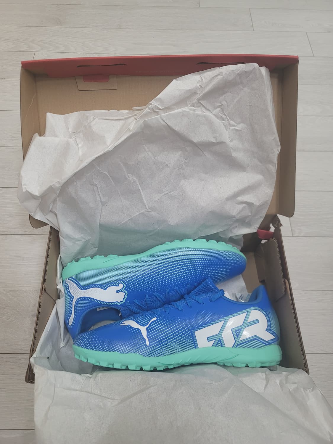 (270)푸마 풋살화 퓨처 7 플레이 TT[대전 직거래도 가능] 상품이미지2