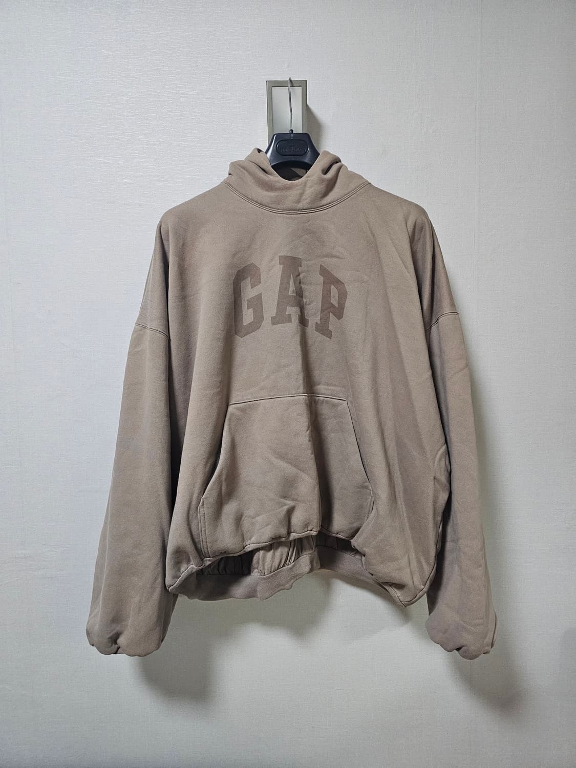 [XL] 이지 갭 엔지니어드 바이 발렌시아가 도브 후드 베이지 상품이미지1