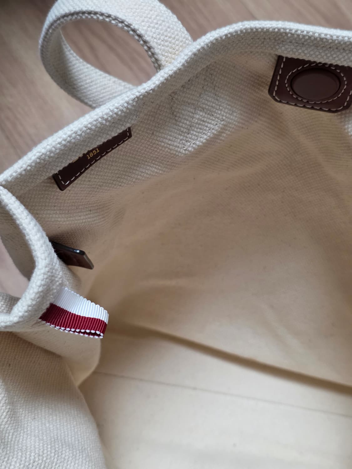 발리 6300068 크리스탈리아 로고 토트백 상품이미지4