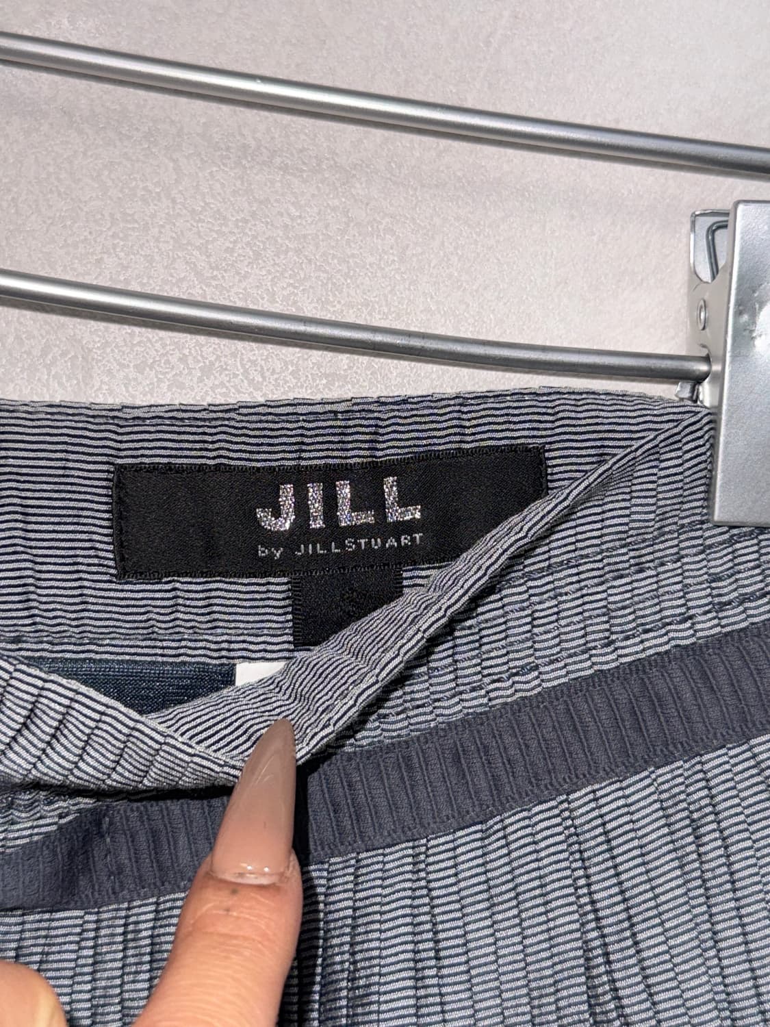 Jill Stuart charcoal stripe pleats skirt 상품이미지4