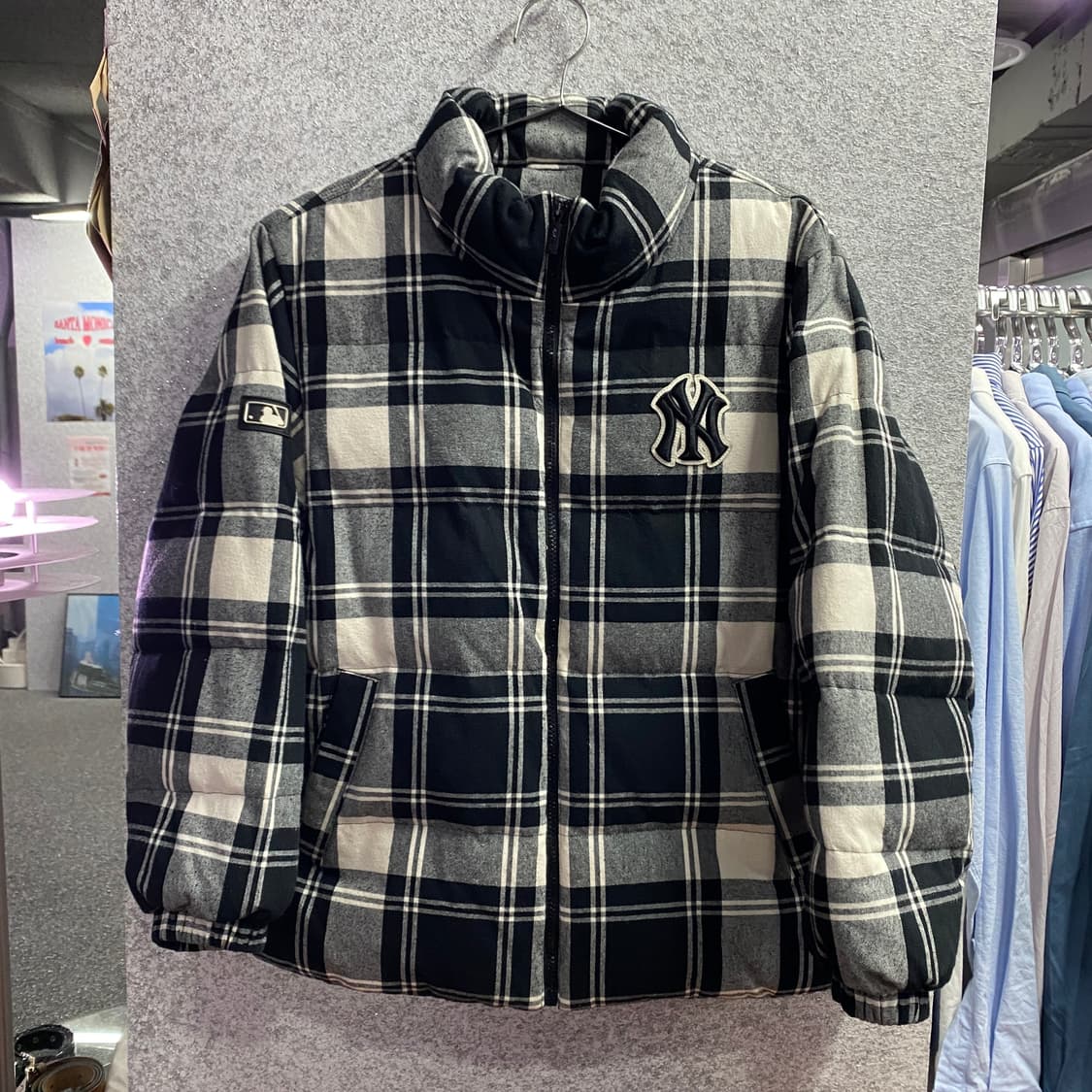 Mlb 뉴욕 양키스 체크 배색 다운 숏 패딩 B3502 상품이미지2