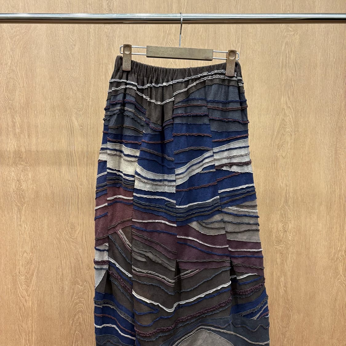 유르겐 렐 롱 스커트 에스닉 텍스처 입체 컬러 라인 패턴 디테일 브라운 상품이미지4