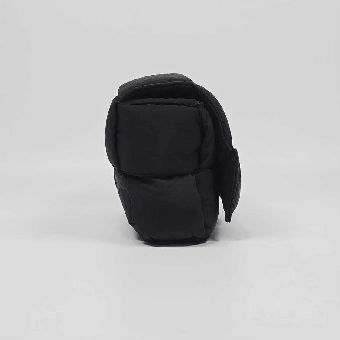 보테가베네타 패딩 카세트 미니 크로스백 상품이미지4