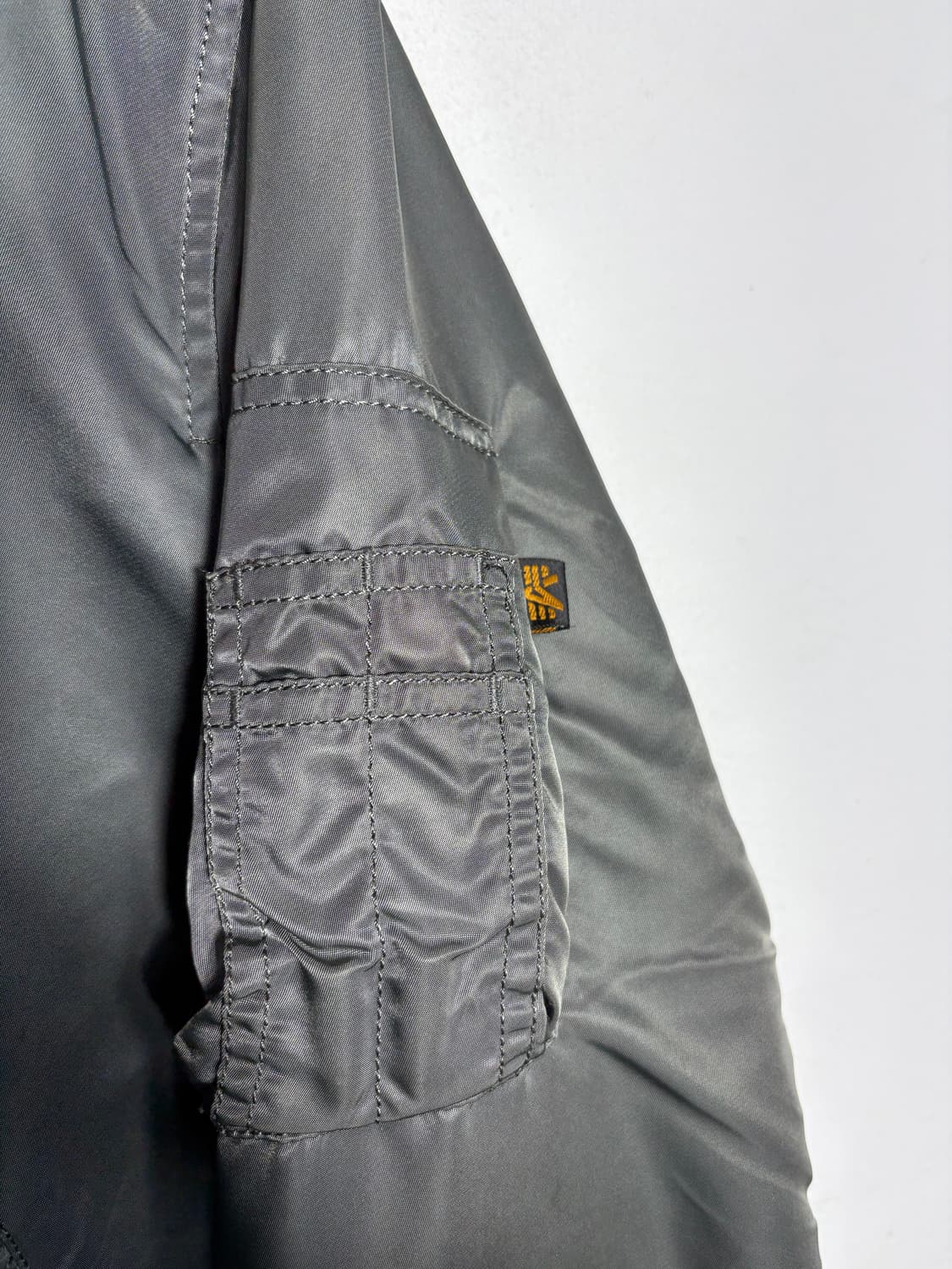 알파 인더스트리 ma-1 양면 항공점퍼 건메탈 상품이미지4