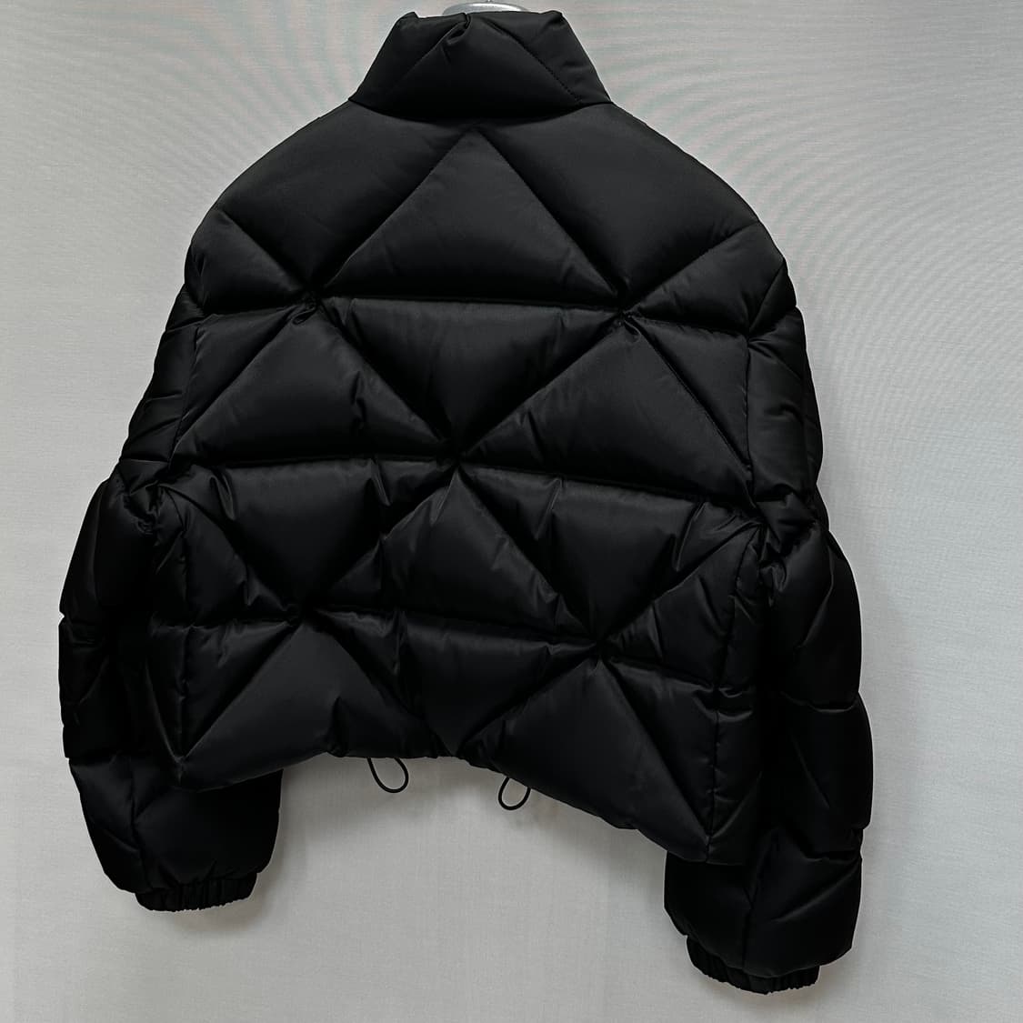 프라다 리나일론 개버딘 크롭 다운 자켓 ( 66 ) 상품이미지5