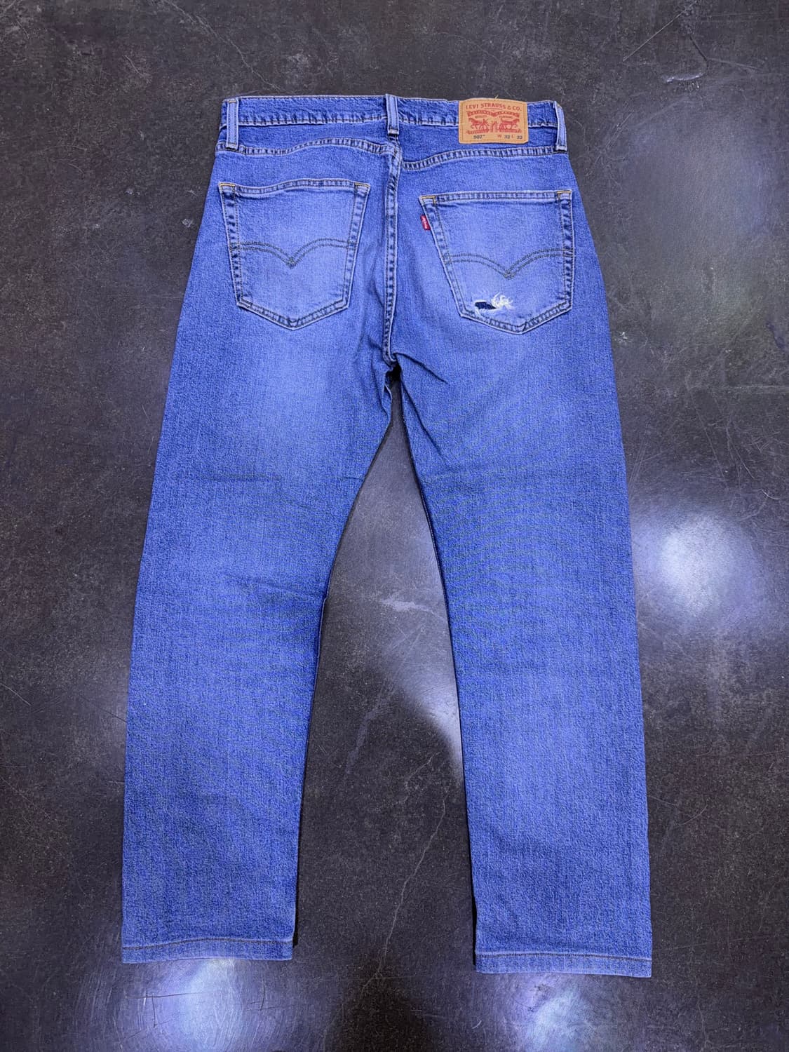 리바이스 502 레귤러 테이퍼드핏 중청 워싱 데님팬츠 32 상품이미지2