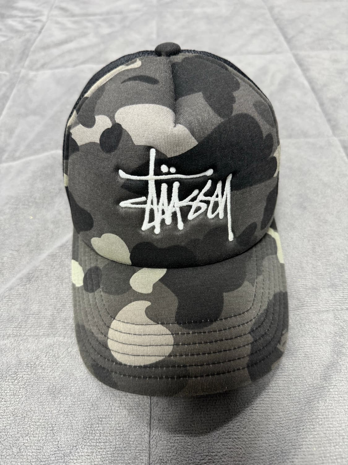 스투시 베이프 트러커 캡 상품이미지1