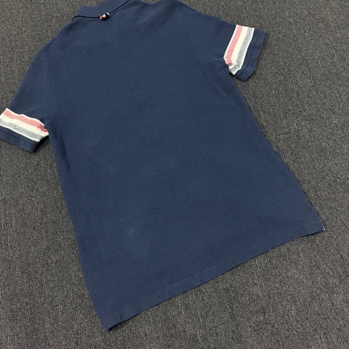 톰브라운 니트 카라 반팔티 상품이미지6