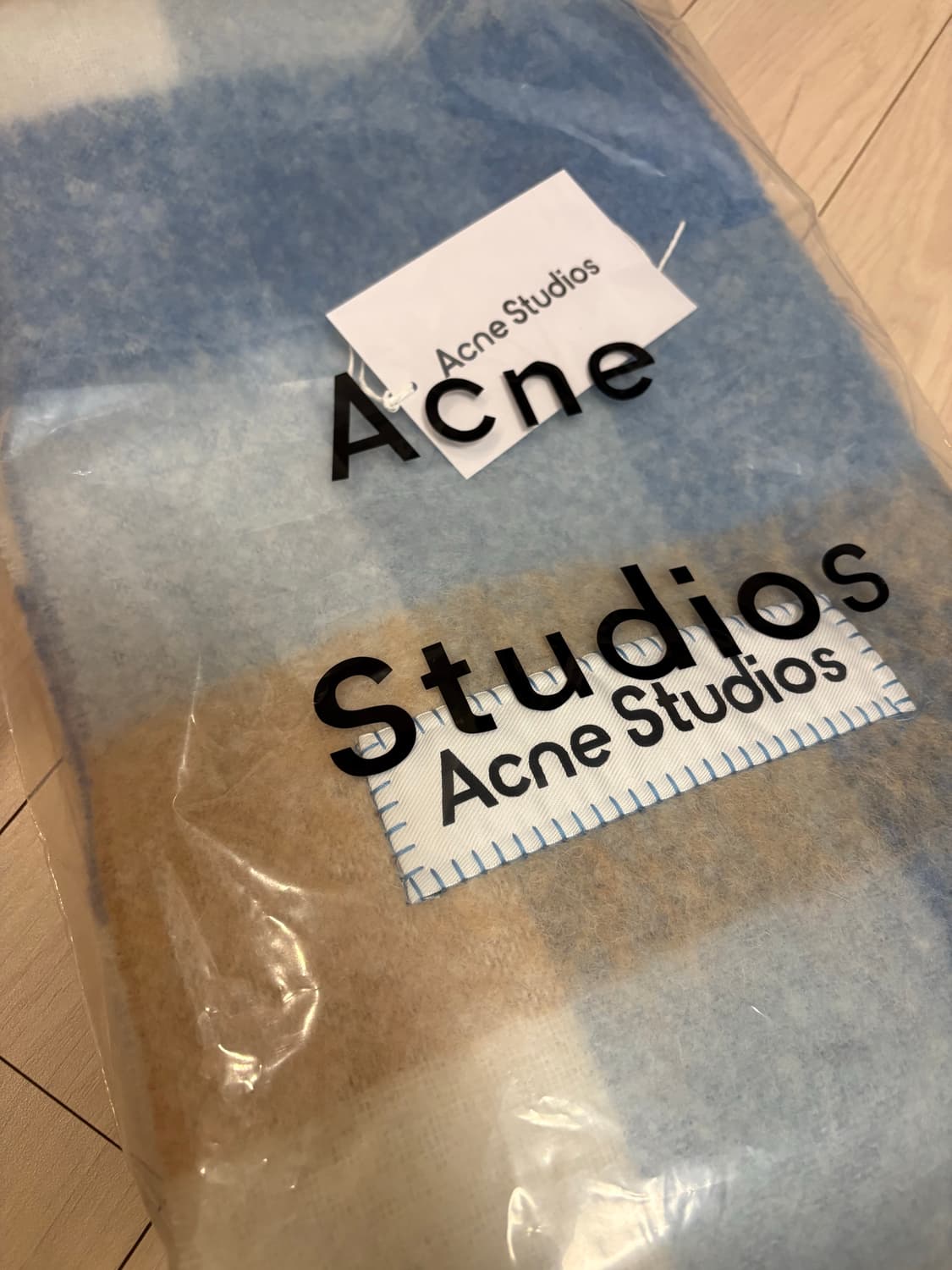 [새상품급] 아크네 스튜디오 모헤어 머플러 파스텔 블루 베이지 상품이미지1