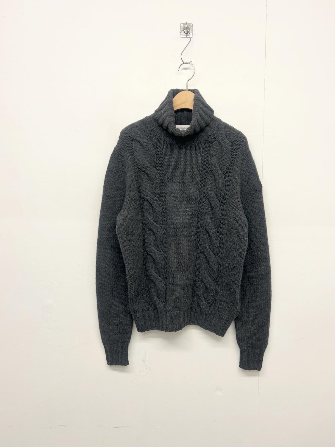 몽클레어 캐시미어 케이블 니트 목폴라 상품이미지1