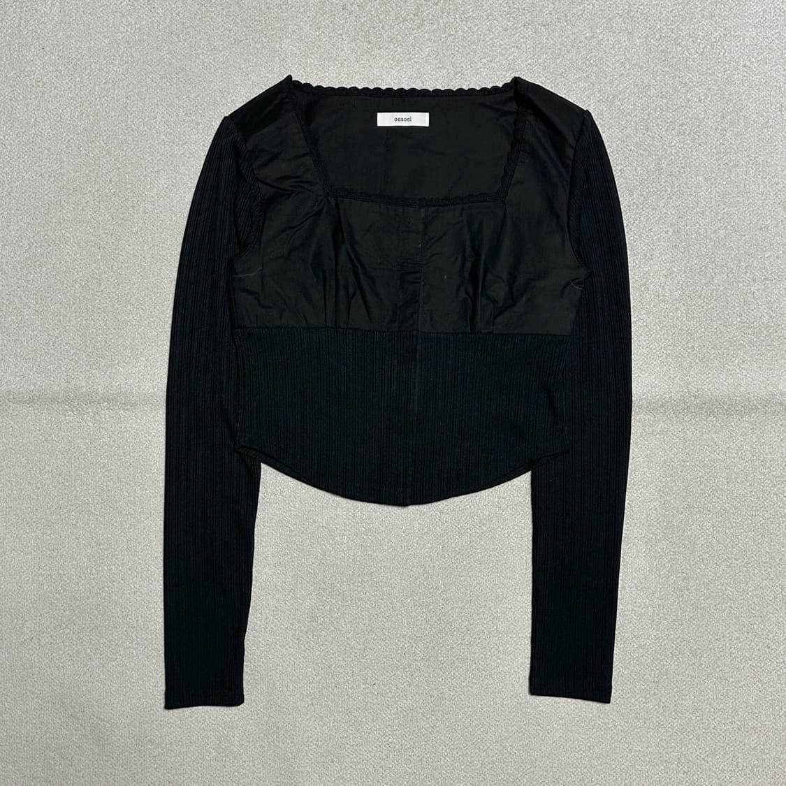 오이소엘 라나 스퀘어 넥 탑 상품이미지2