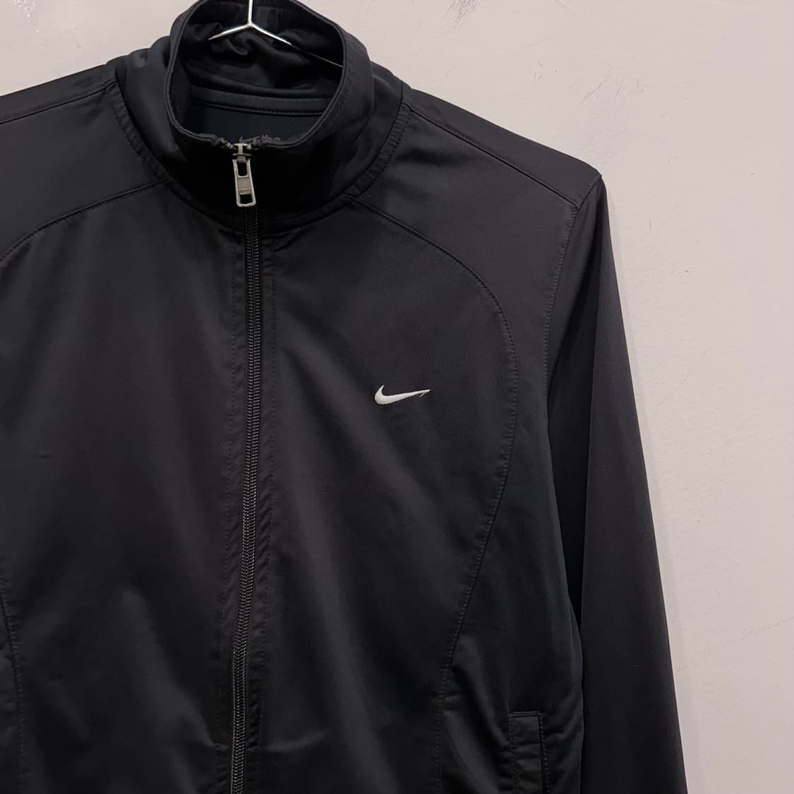 나이키 스우시 절개라인 하이넥 집업 져지 상품이미지1