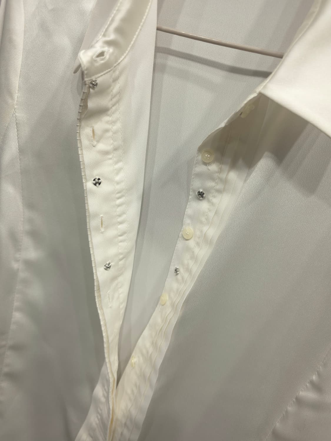 크로커다일 레이디 핀턱 실크 블라우스 100 상품이미지2